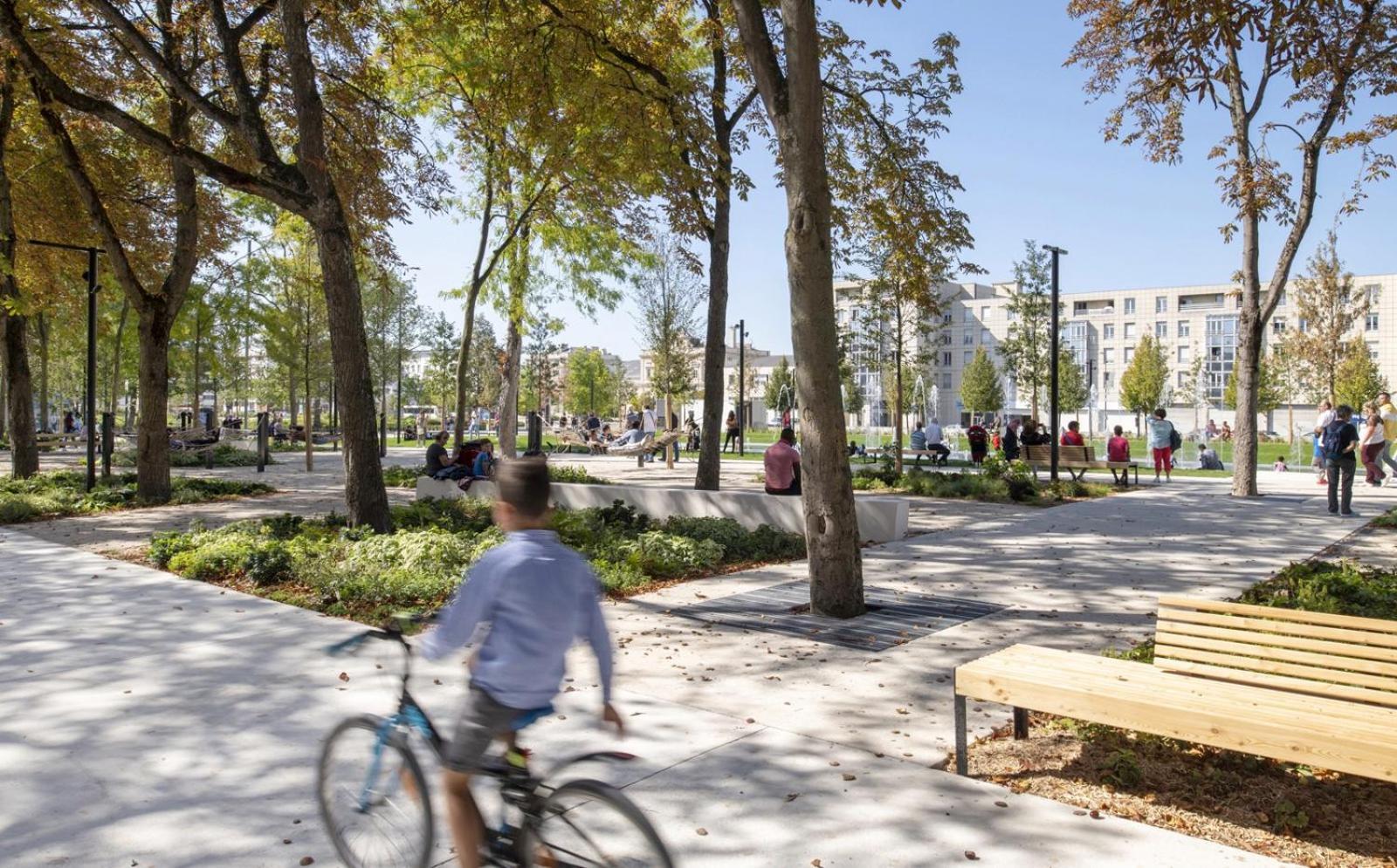Le 1er General - Center - Free Park * Reims